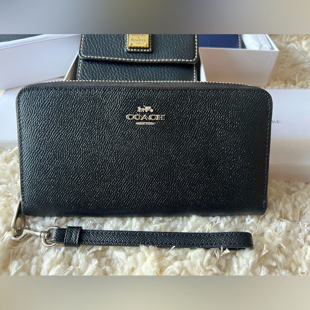 Gorgeous Authentic Coach Wallet